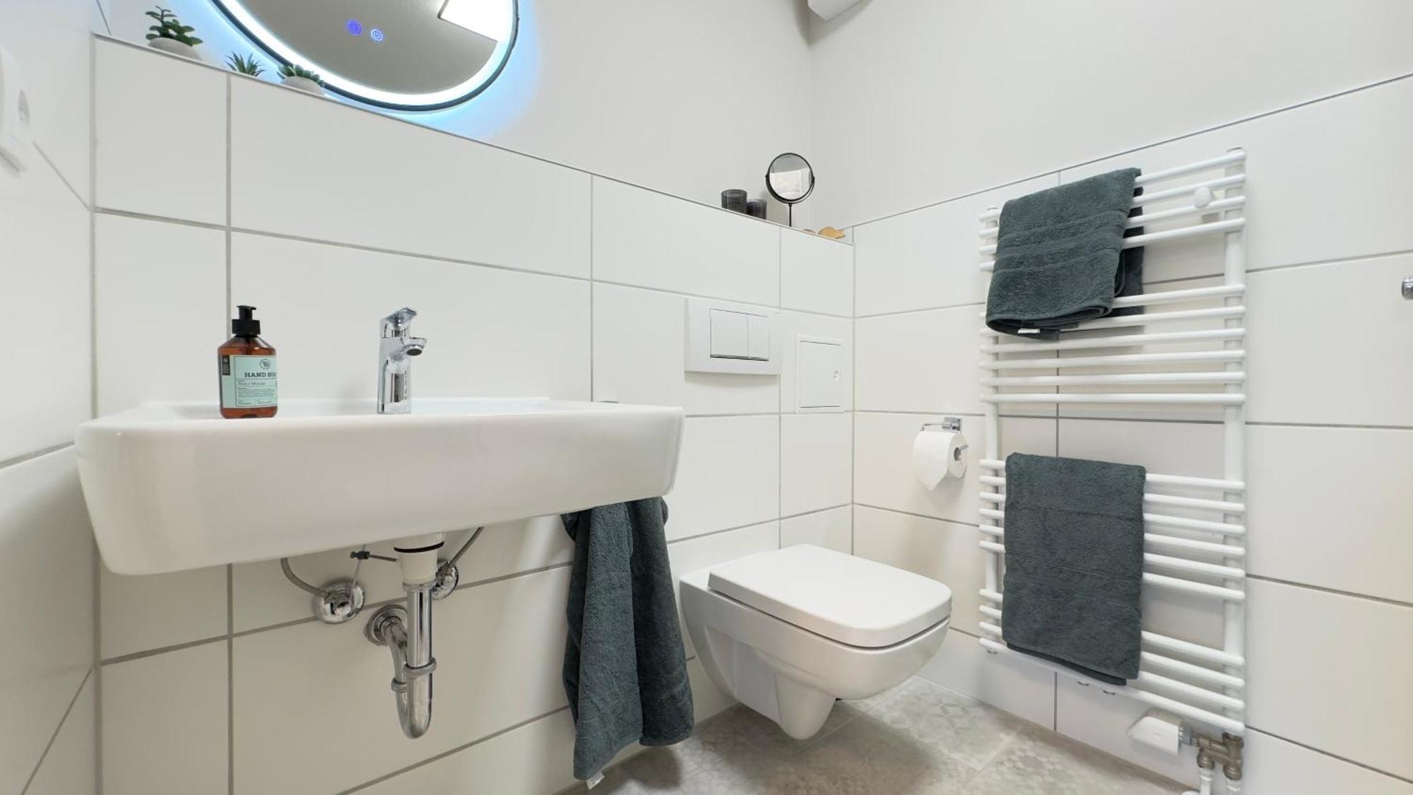 Fewo Am Park - 4P, Boxspringbett, Balkon, Smarttv, Gesundbrunnen, Familienfreundlich Halle  Dış mekan fotoğraf